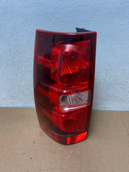 2008-2014 Chevrolet Tahoe Suburban Driver Lh Left Side Tail Light AI8401 LK0