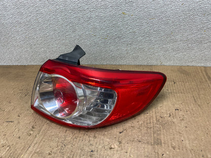 2010 to 2012 Hyundai Santa Fe Right Passenger RH Tail Light OEM AA8332 LK1
