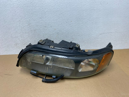 2001 2002 2003 2004 Volvo V70 XC70 Left Driver Side Headlight AD6411 DW0