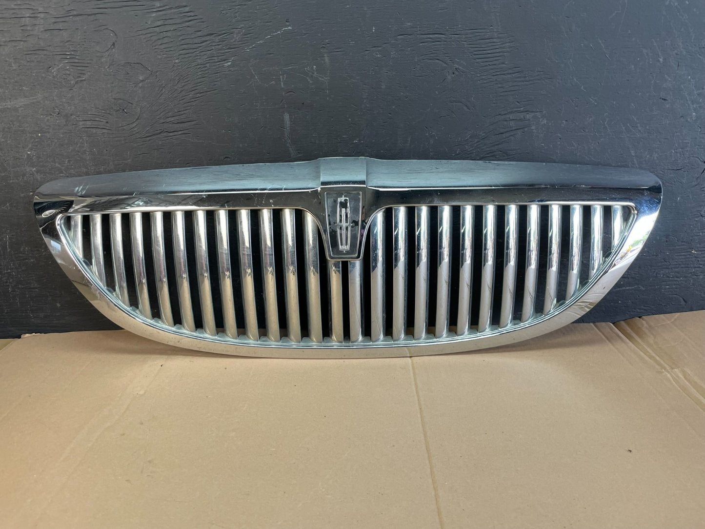 2003 to 2011 Lincoln Town Car Front Upper Grille Grill Chrome W/Emblem AD8307 DG0
