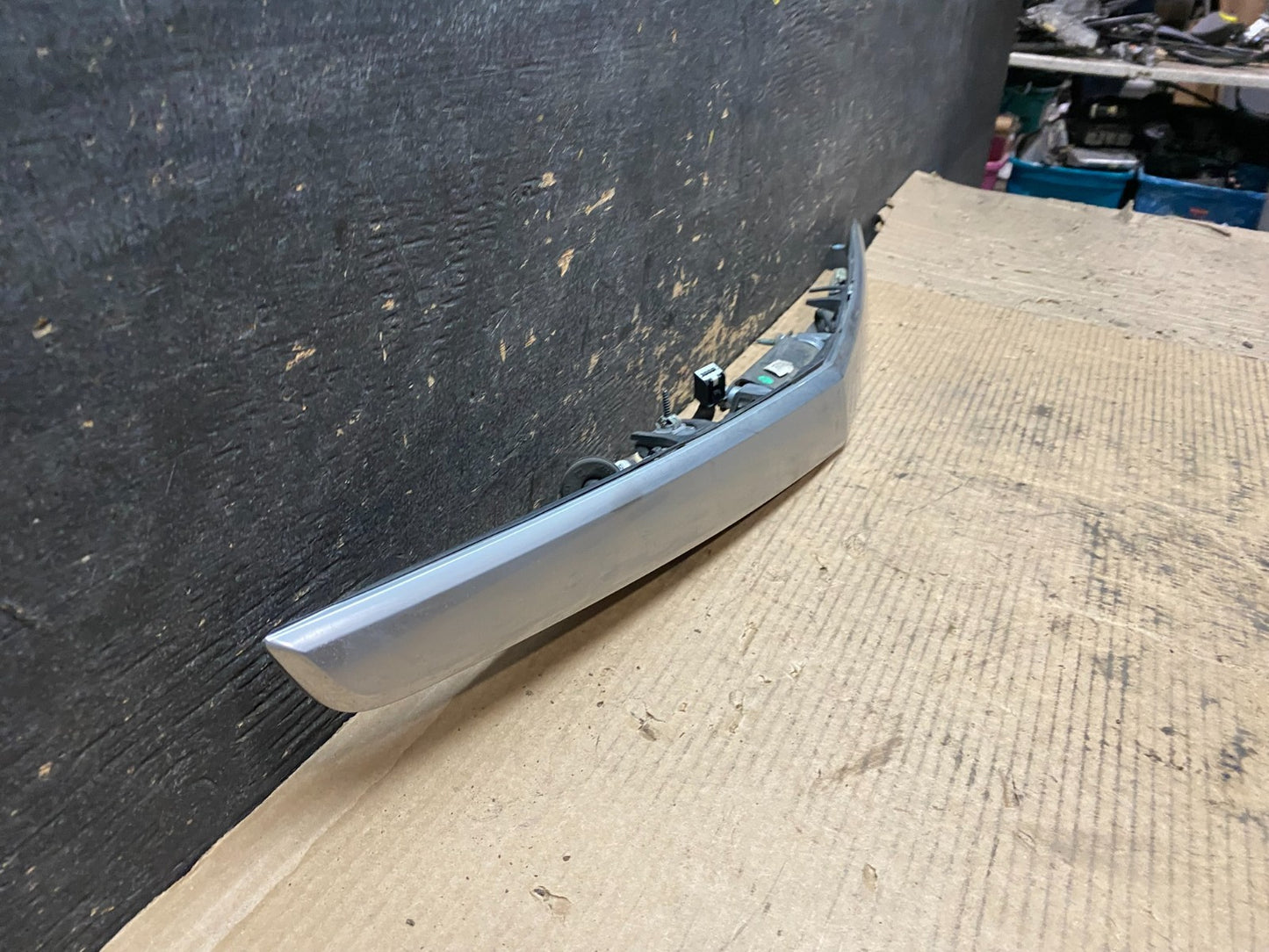 2013-2017 Cadillac XTS Trunk LID Handle Chrome Spoiler With Camera OEM V9485 DG2