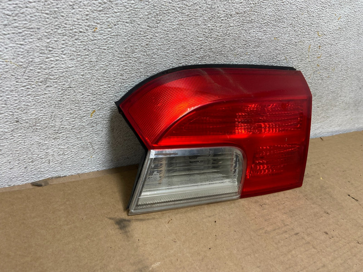 2010 - 2017 GMC Terrain Tail Light Inner Right Passenger Rh AH4445 DW1