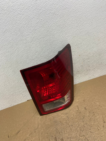 2007 2008 2009 2010 Jeep Grand Cherokee Right Passenger Tail Light AG1417 LK2