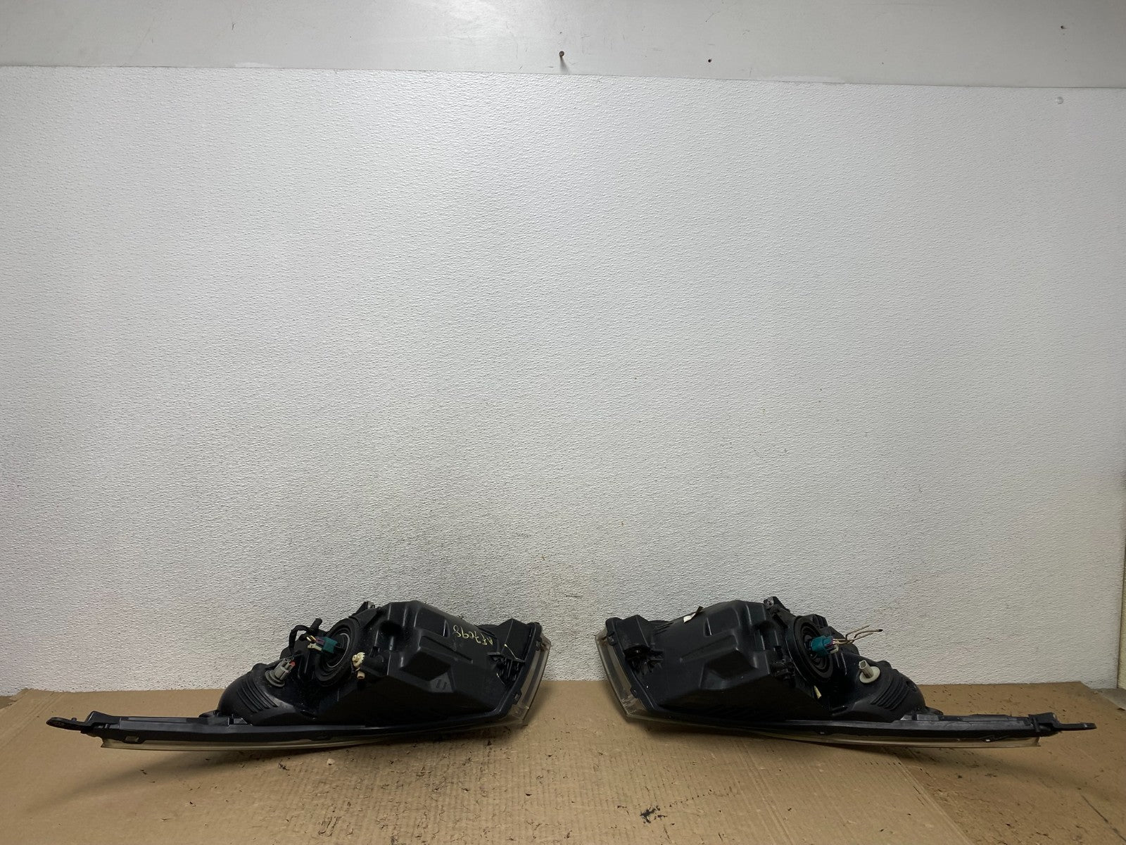 2011 to 2015 Chevrolet Cruze Halogen Left+Right Set Headlights AF7098 DW7