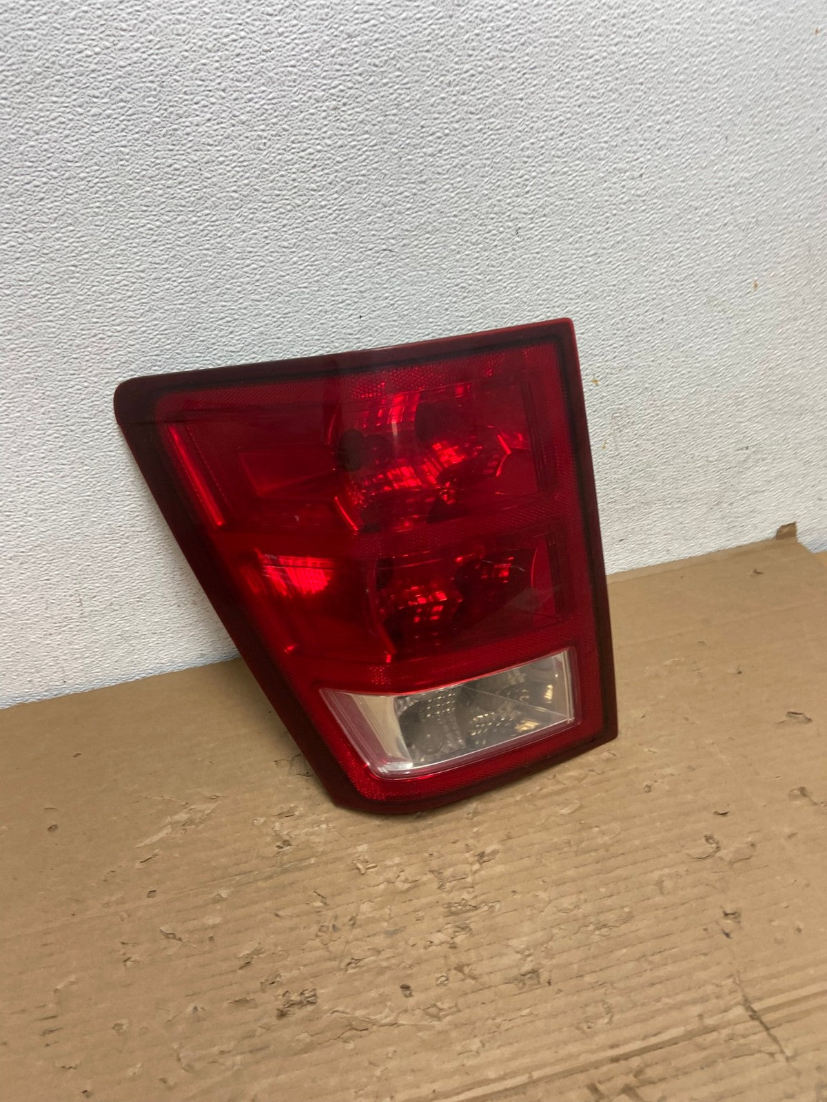 2005 to 2006 Jeep Grand Cherokee Left Driver Side Lh Tail Light AD4304 LK2