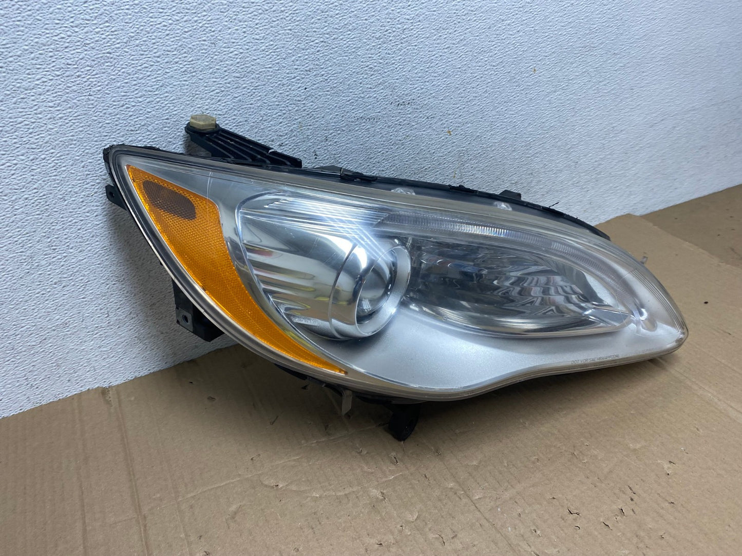 2011 2012 2013 2014 Chrysler 200 Right Passenger Halogen Headlight AE8941 LK2