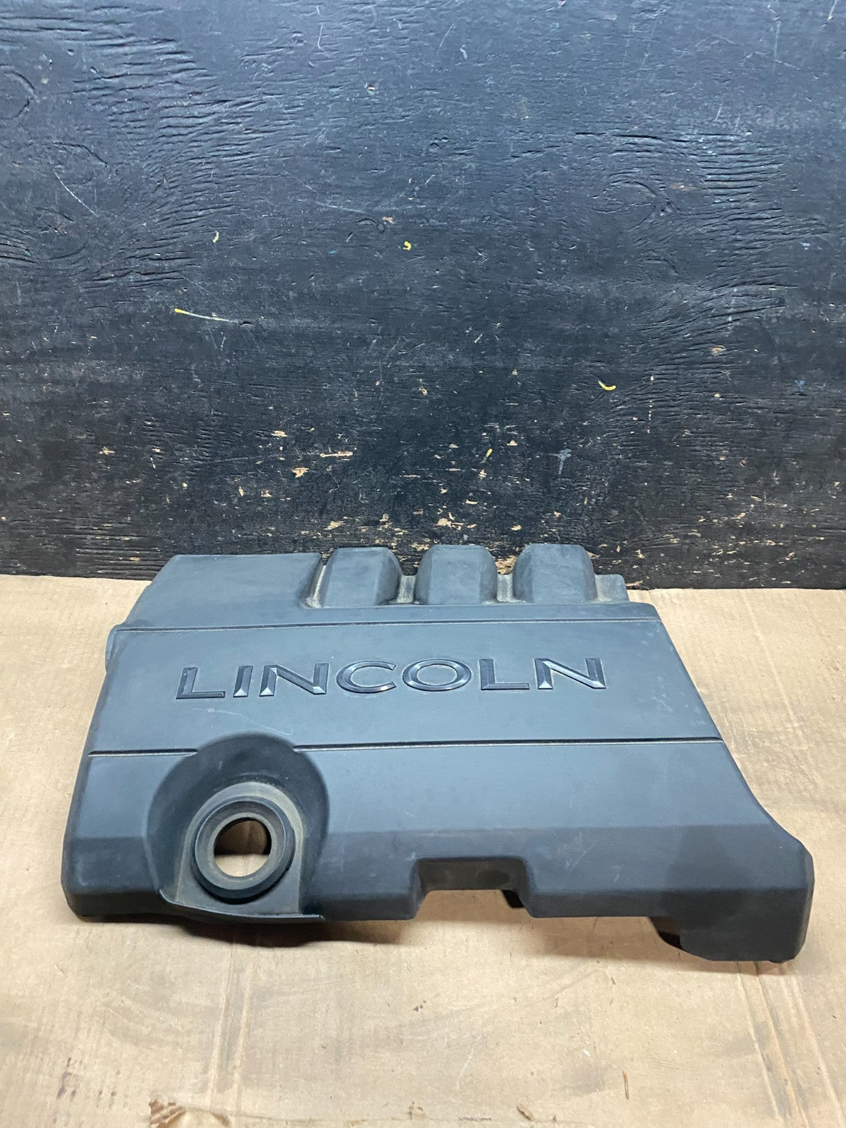 2009 to 2012  Lincoln MKS 3.7L Engine Motor Cover V9957 DG0