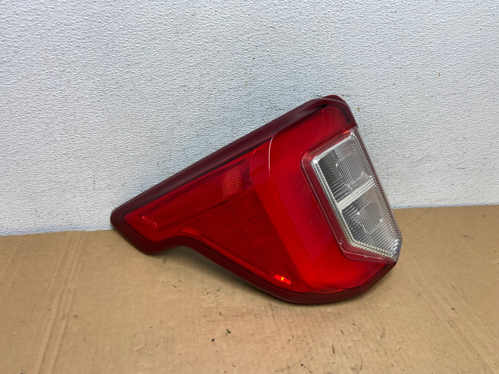2020 2021 2022 2023 Ford Explorer Left Driver Lh Side Tail light AD2772 LK2