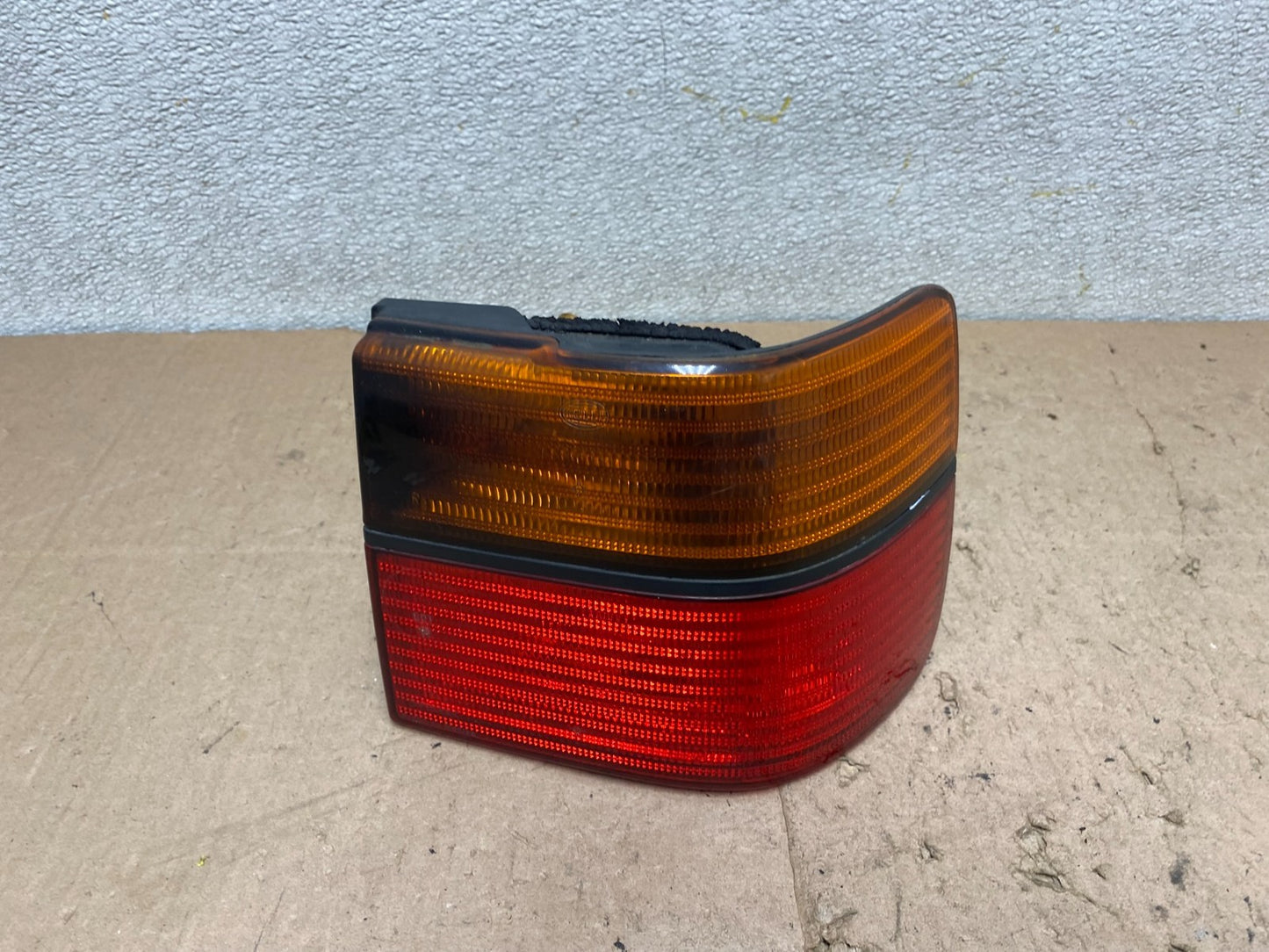 1993 -  1998 Volkswagen Jetta Seda Right Passenger Side Tail Light Oem W2971 DG0