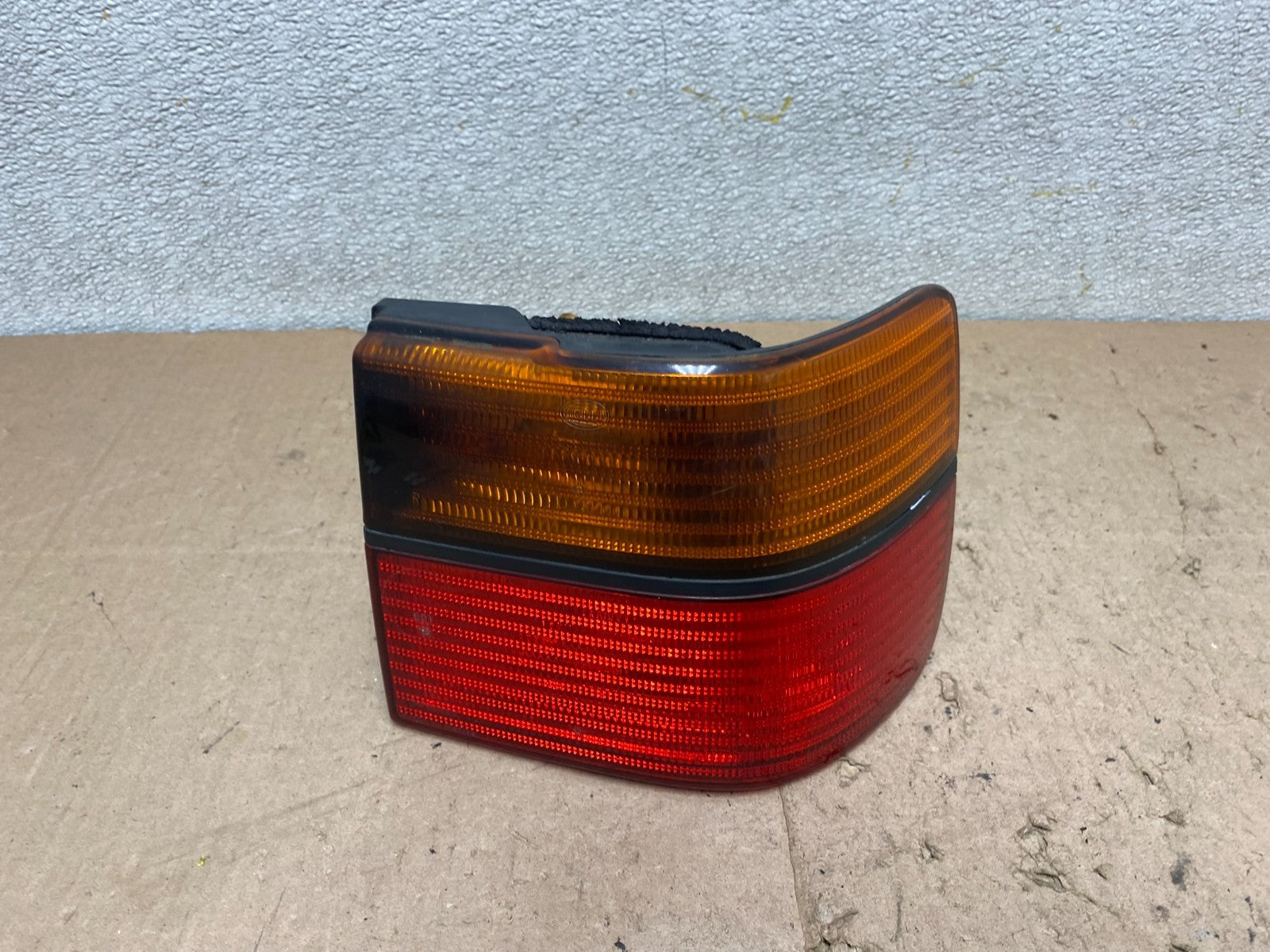 1993 -  1998 Volkswagen Jetta Seda Right Passenger Side Tail Light Oem W2971 DG0