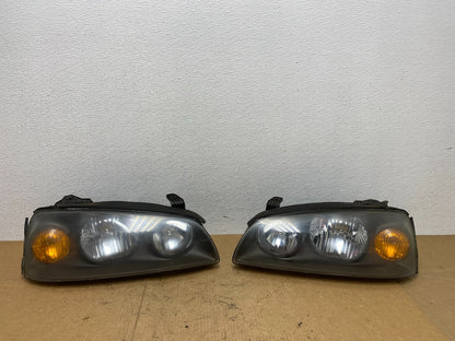 2004 to 2006 Hyundai Elantra Left+Right Set Halogen Headlights AC3577 DW0