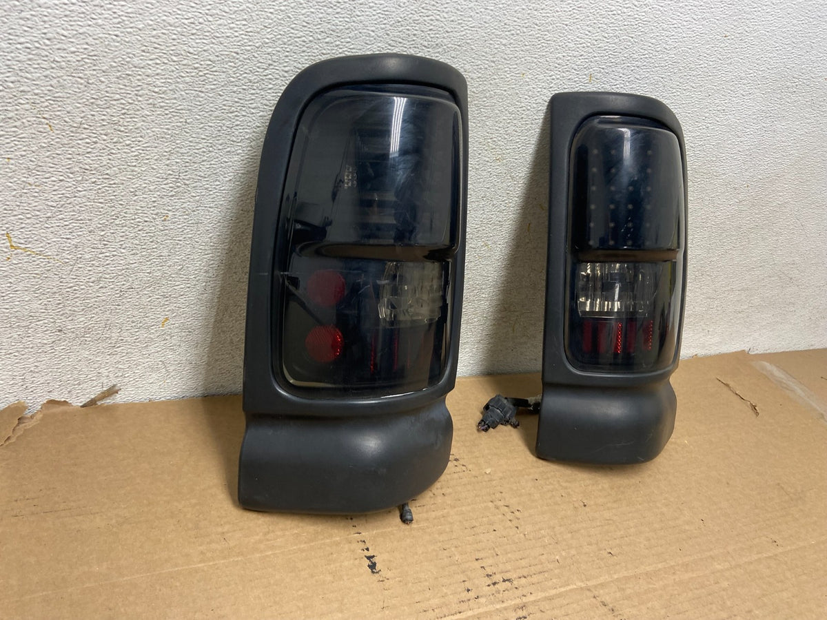 1994 to 2001 Dodge Ram 1500 Left+Right Black Tail Lights ah4006 DG1