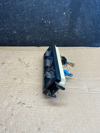 1999 to 2002 Chevrolet Silverado HVAC Heater Climate Control Module af2716 DG2