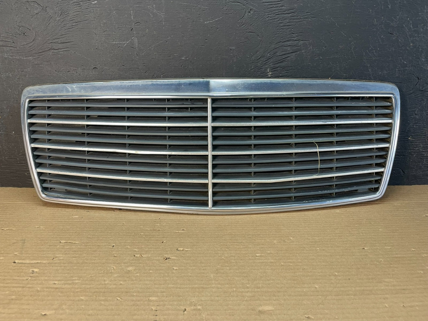 1994 to 1998 Mercedes-Benz W140 S600 S500 S320 Front Upper Grille AF3333 DG0