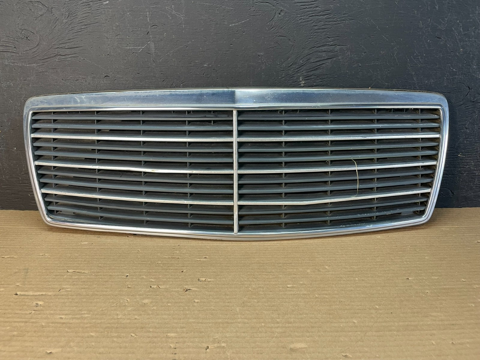 1994 to 1998 Mercedes-Benz W140 S600 S500 S320 Front Upper Grille AF3333 DG0