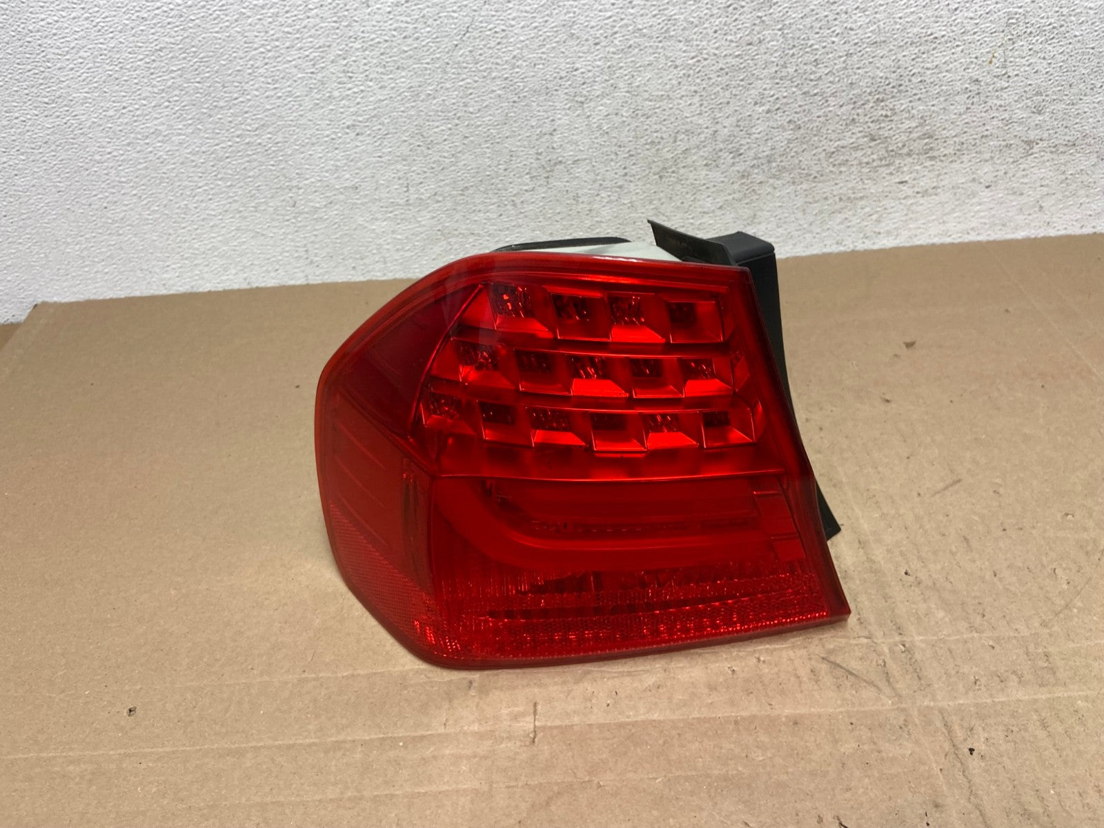 2009 2010 BMW 323i 325i 328i 335i 3 Series Left Driver Tail Light AE4998 LK0