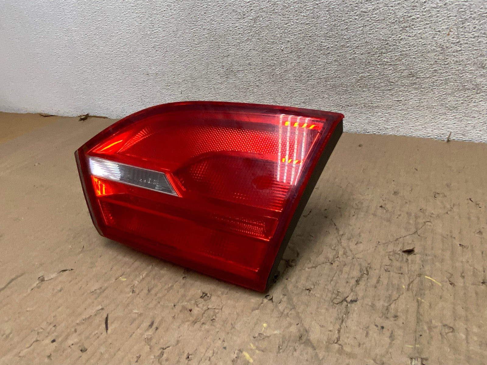 2011-2014 Volkswagen Jetta Right RH Inner Trunk Tail Light A8092 LK2