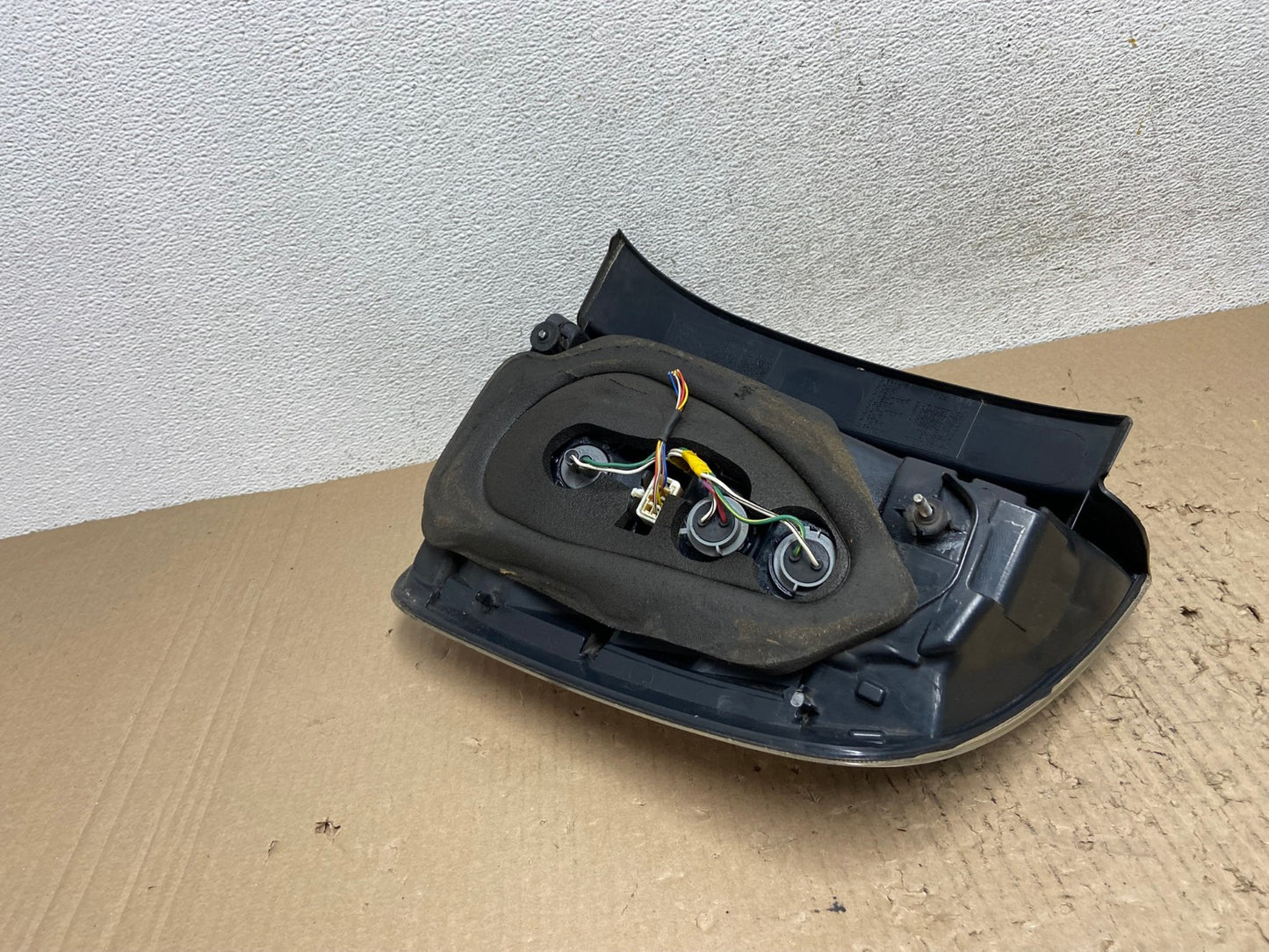 2004 2005 Toyota Prius Tail Light Left Driver Lh Side AF2936 LK5